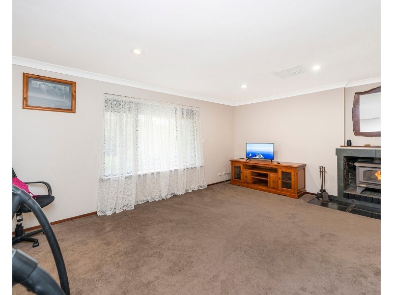 3 Irwin Place, Maida Vale WA 6057