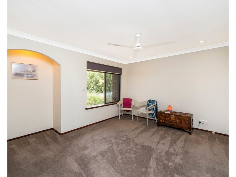3 Irwin Place, Maida Vale WA 6057