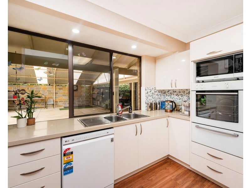 3 Irwin Place, Maida Vale WA 6057