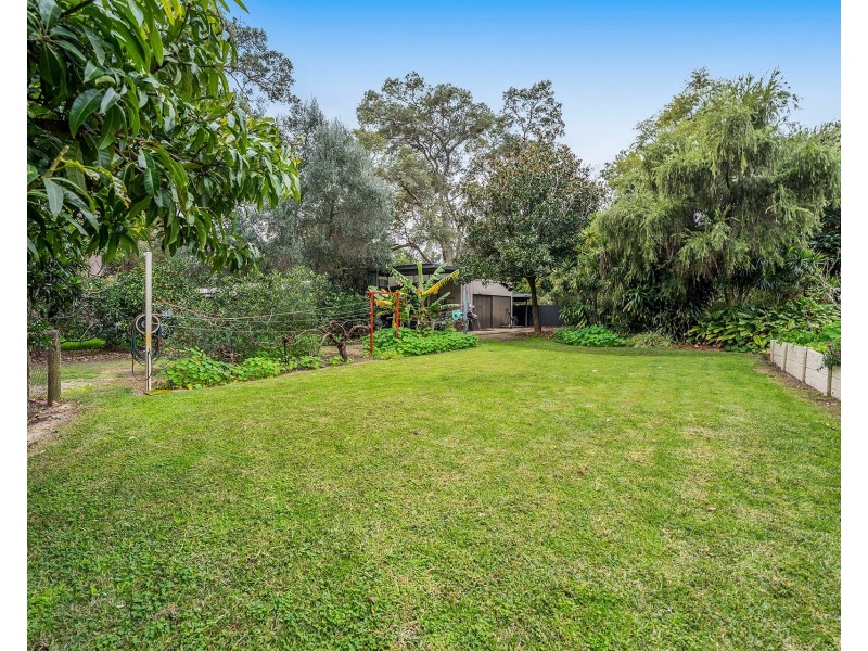 3 Irwin Place, Maida Vale WA 6057