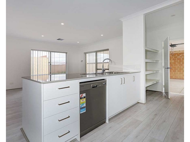 36 Spinosa Bvd, Forrestfield WA 6058