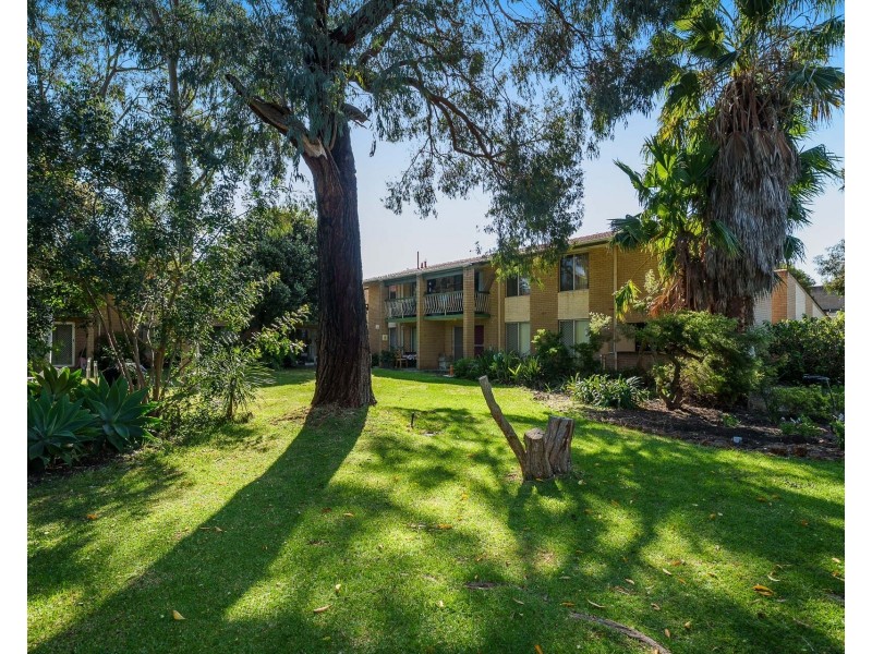 16/9 Clydesdale Street, Como WA 6152