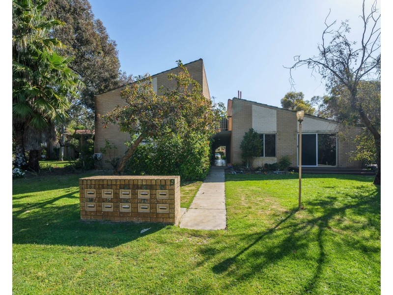 16/9 Clydesdale Street, Como WA 6152