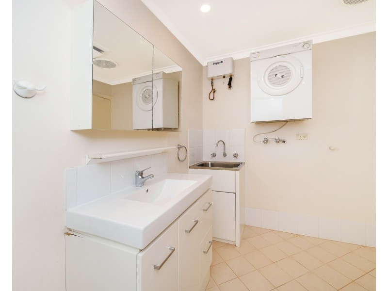 16/9 Clydesdale Street, Como WA 6152