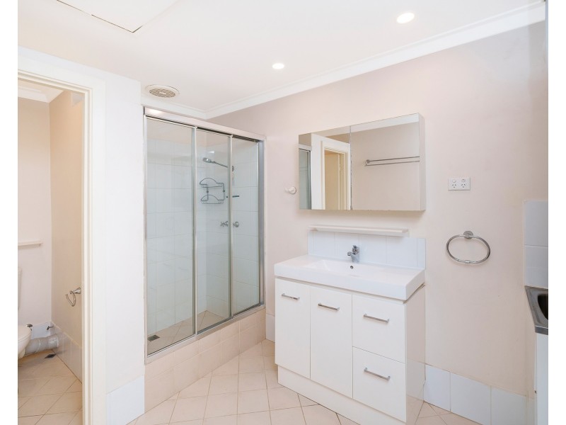 16/9 Clydesdale Street, Como WA 6152