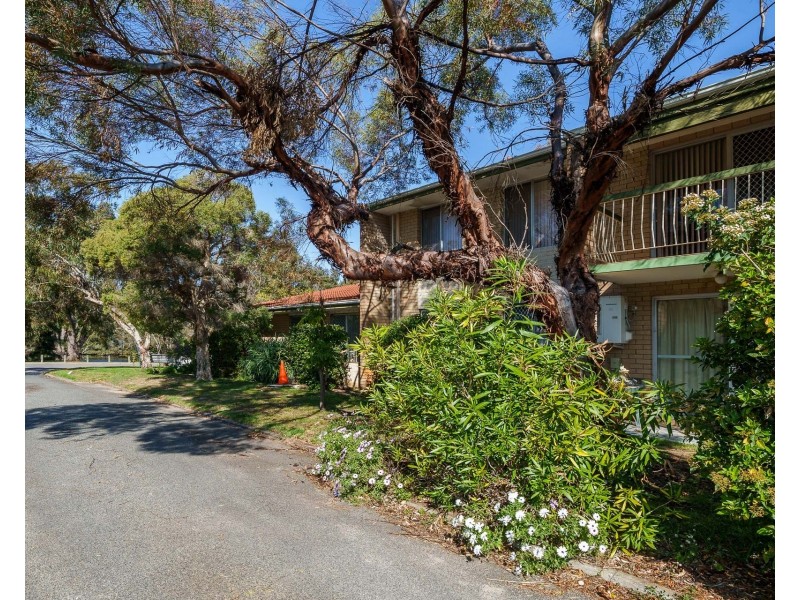 16/9 Clydesdale Street, Como WA 6152