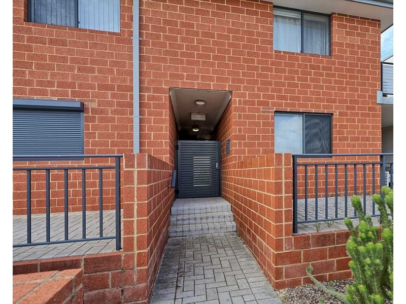 9/18 Whitlock Road, Queens Park WA 6107