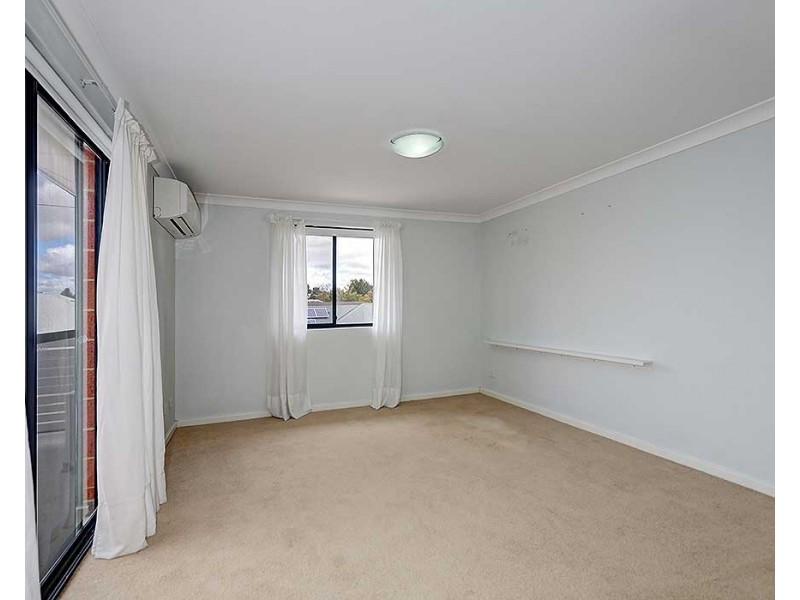 9/18 Whitlock Road, Queens Park WA 6107