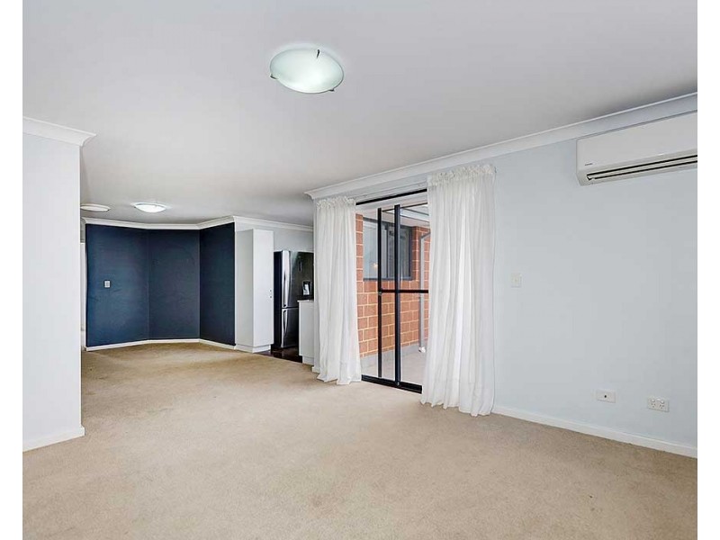 9/18 Whitlock Road, Queens Park WA 6107