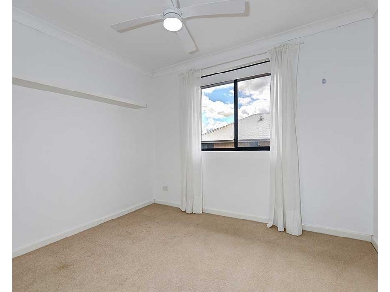 9/18 Whitlock Road, Queens Park WA 6107