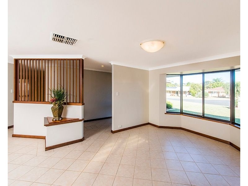 6 Dove Court, High Wycombe WA 6057