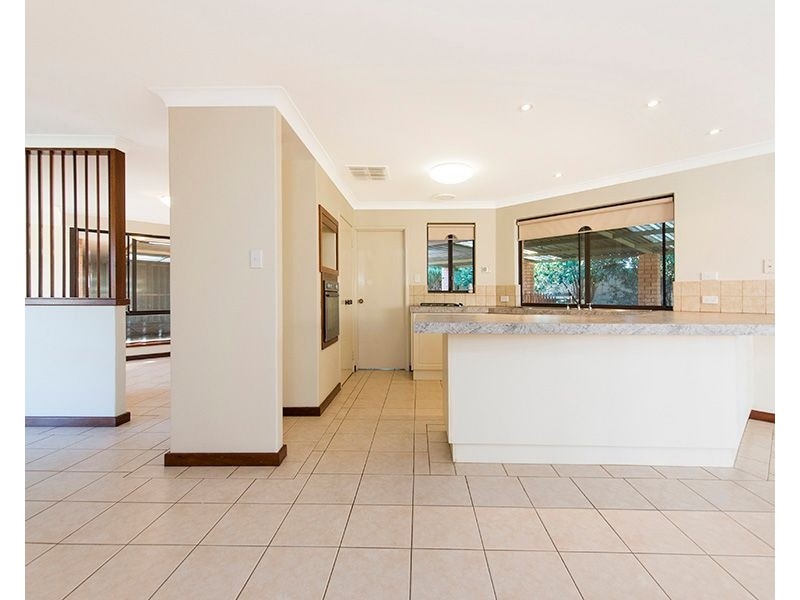 6 Dove Court, High Wycombe WA 6057