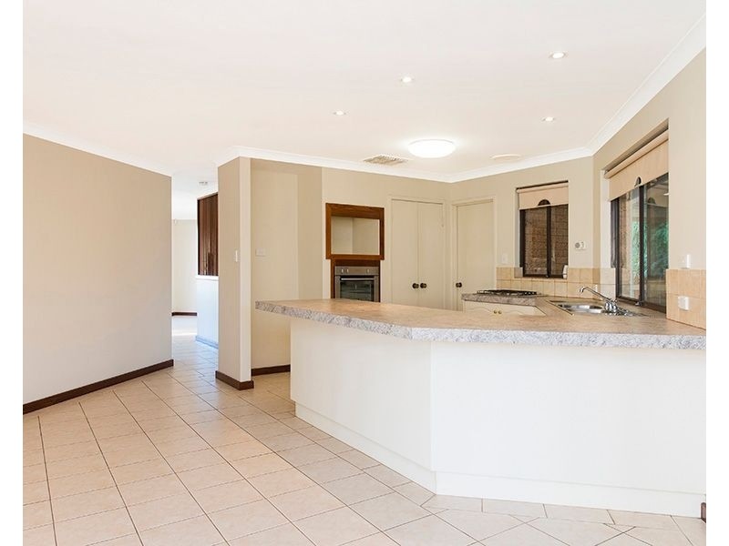 6 Dove Court, High Wycombe WA 6057