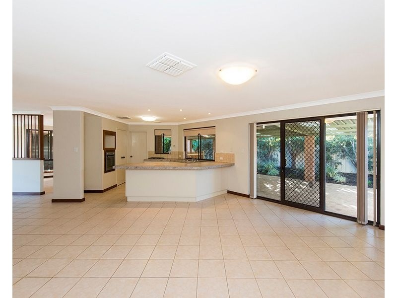 6 Dove Court, High Wycombe WA 6057