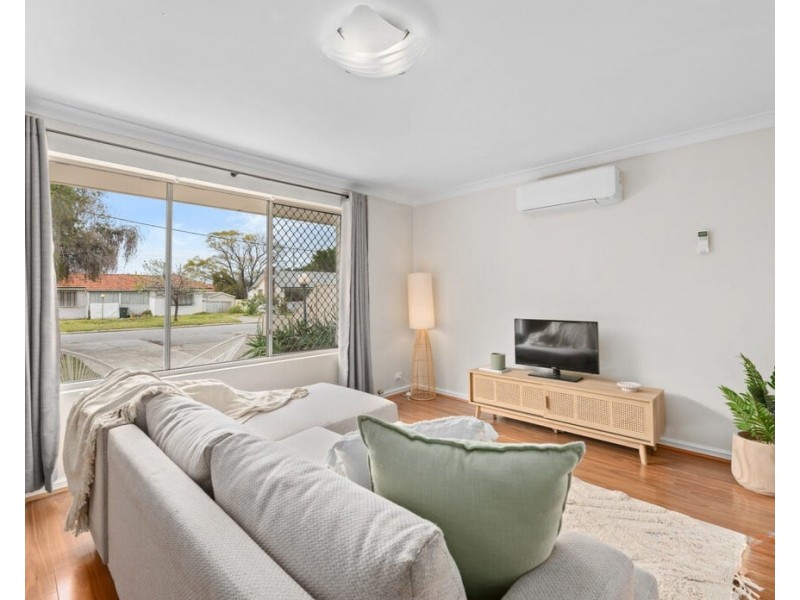 4 Bagoda Street, Queens Park WA 6107