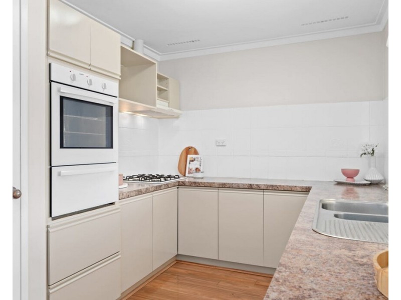 4 Bagoda Street, Queens Park WA 6107