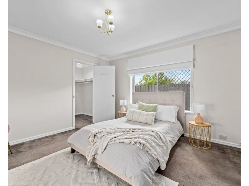 4 Bagoda Street, Queens Park WA 6107