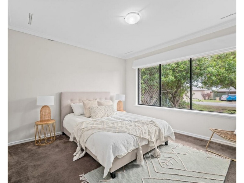 4 Bagoda Street, Queens Park WA 6107