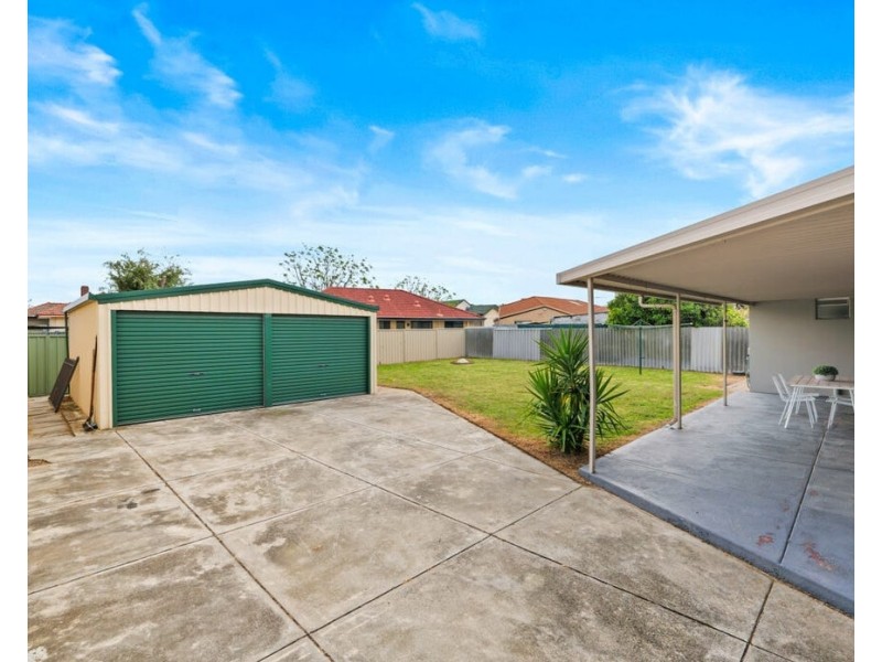 4 Bagoda Street, Queens Park WA 6107