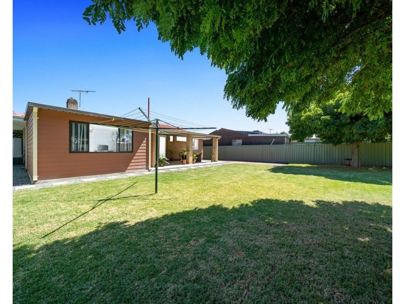 19 Birchington Street, Beckenham WA 6107