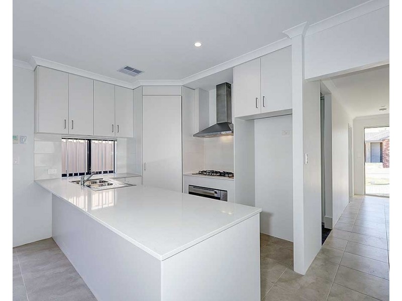 43 Setosa Drive, Forrestfield WA 6058