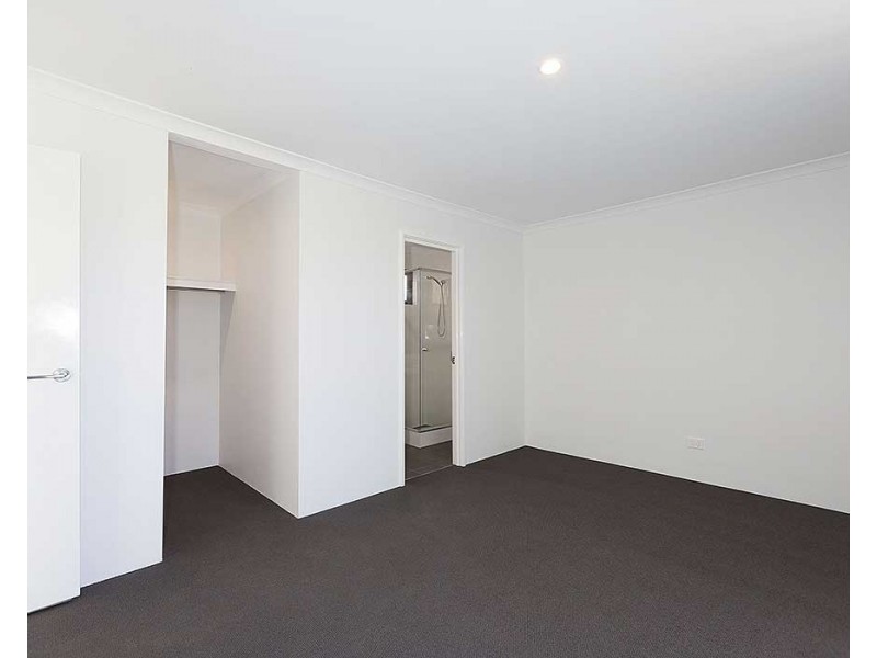 43 Setosa Drive, Forrestfield WA 6058