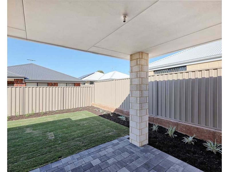 43 Setosa Drive, Forrestfield WA 6058