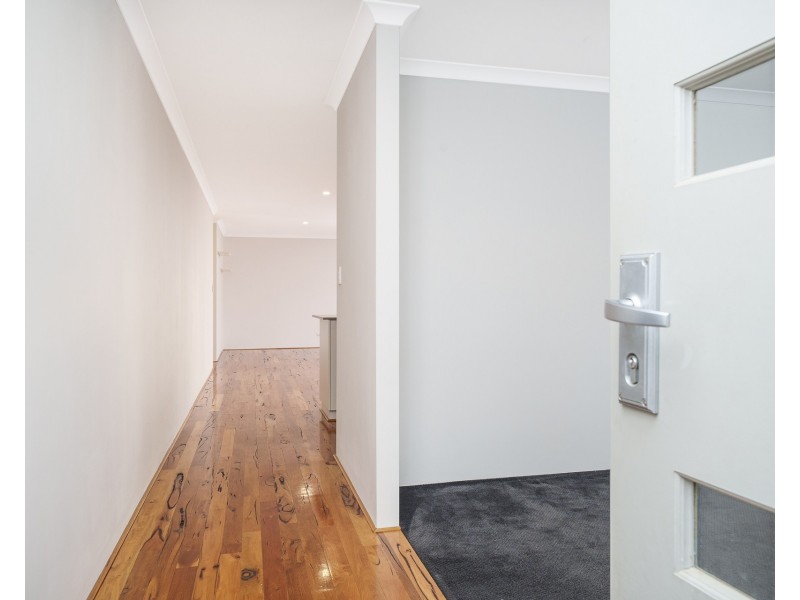 21 Pexton Drive, South Guildford WA 6055