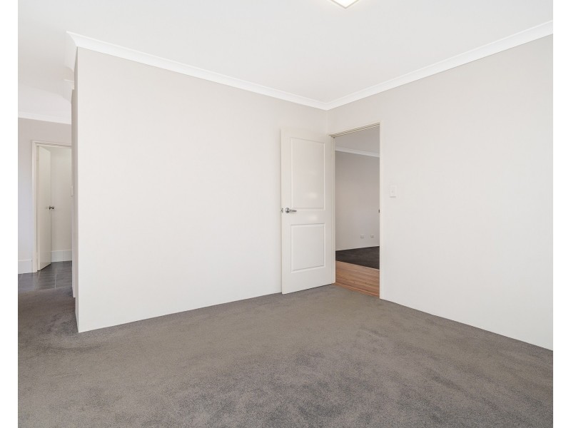 21 Pexton Drive, South Guildford WA 6055