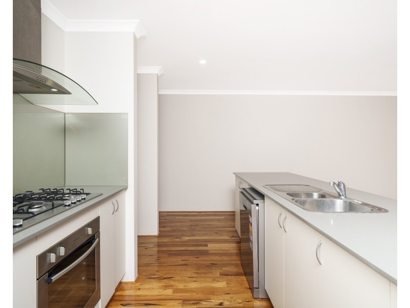 21 Pexton Drive, South Guildford WA 6055