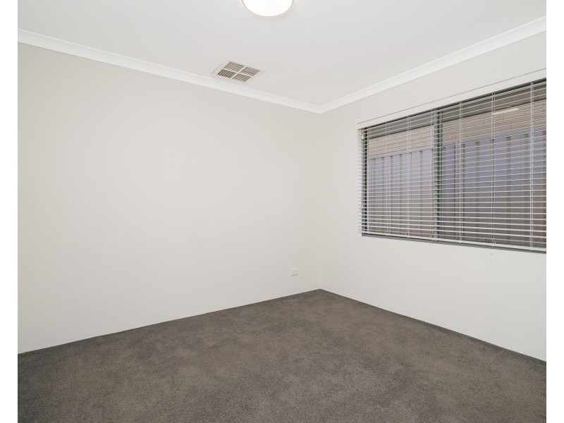 21 Pexton Drive, South Guildford WA 6055