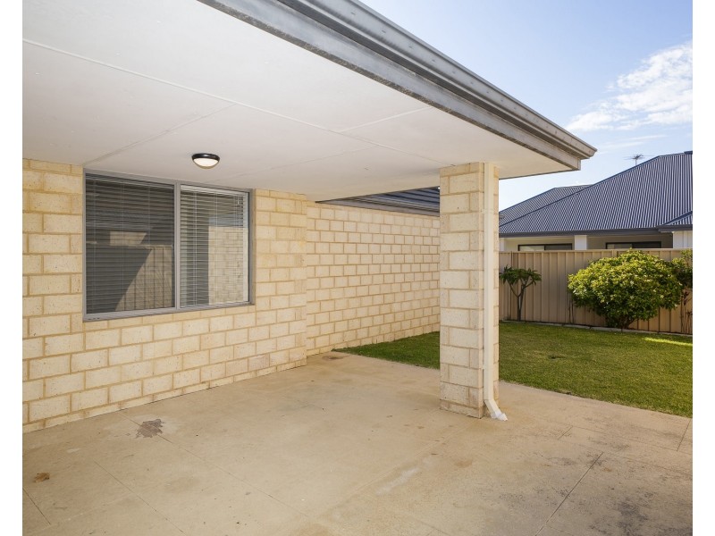 21 Pexton Drive, South Guildford WA 6055
