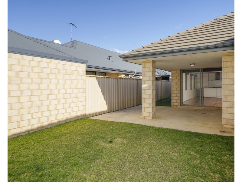 21 Pexton Drive, South Guildford WA 6055