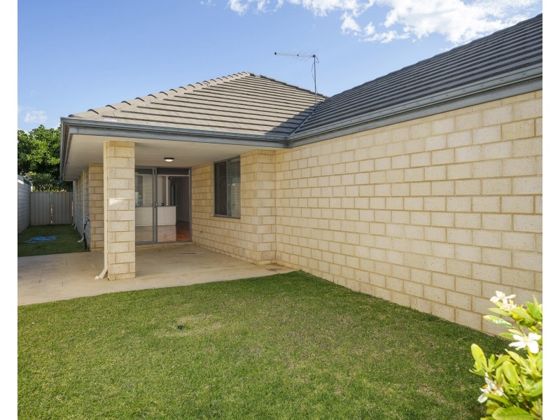 21 Pexton Drive, South Guildford WA 6055