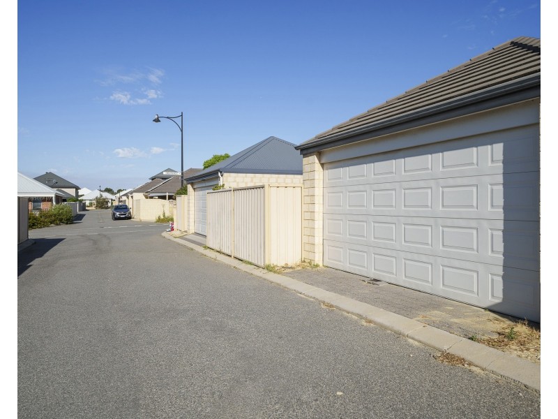 21 Pexton Drive, South Guildford WA 6055