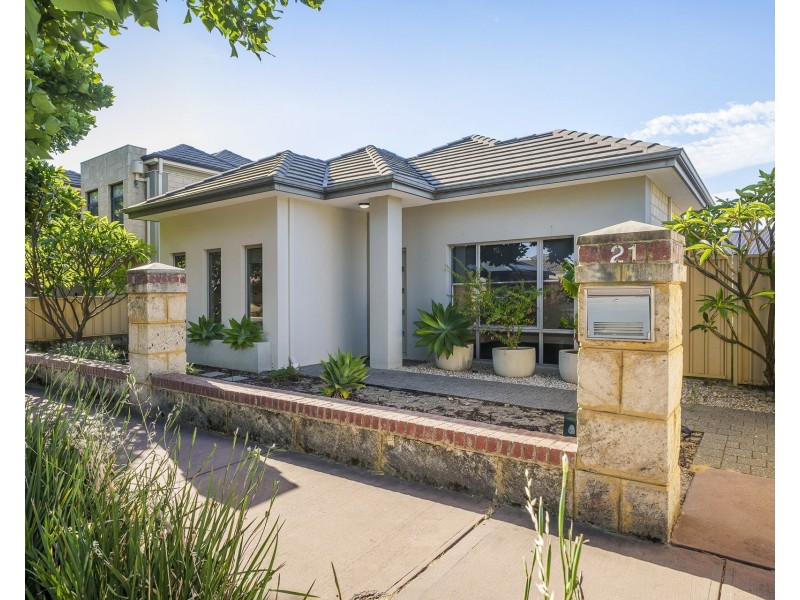 21 Pexton Drive, South Guildford WA 6055
