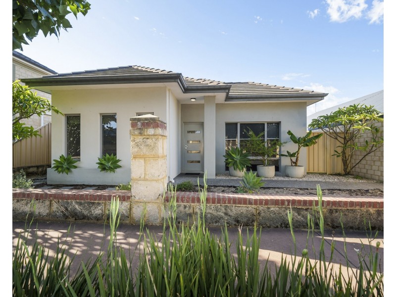 21 Pexton Drive, South Guildford WA 6055
