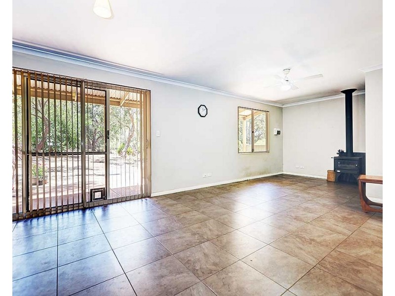 32 Kawina Road, Bickley WA 6076