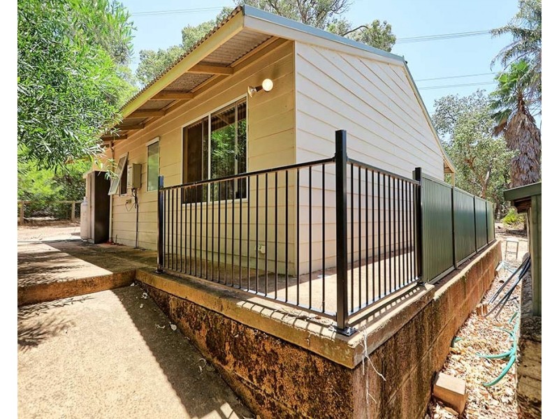 32 Kawina Road, Bickley WA 6076