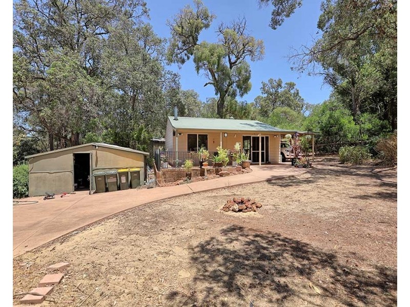 32 Kawina Road, Bickley WA 6076