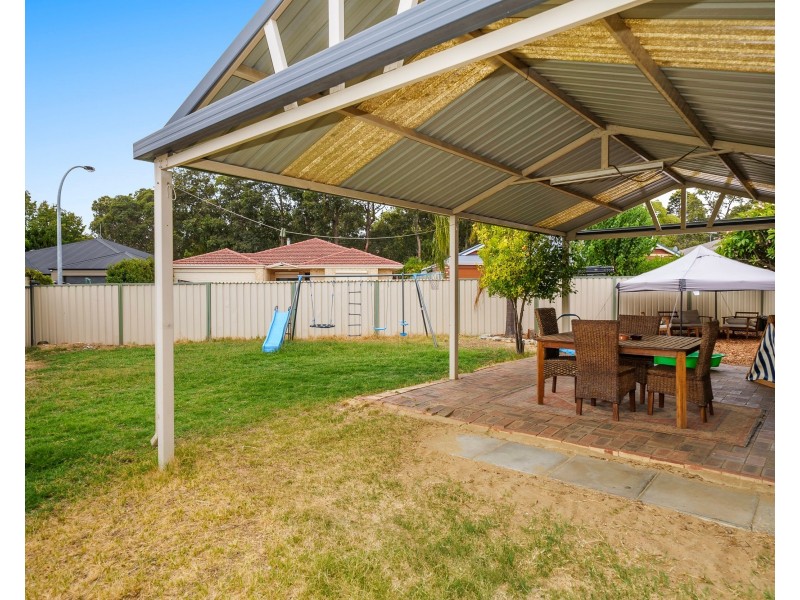 6 Kunzea Close, Maida Vale WA 6057