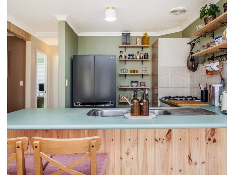 6 Kunzea Close, Maida Vale WA 6057