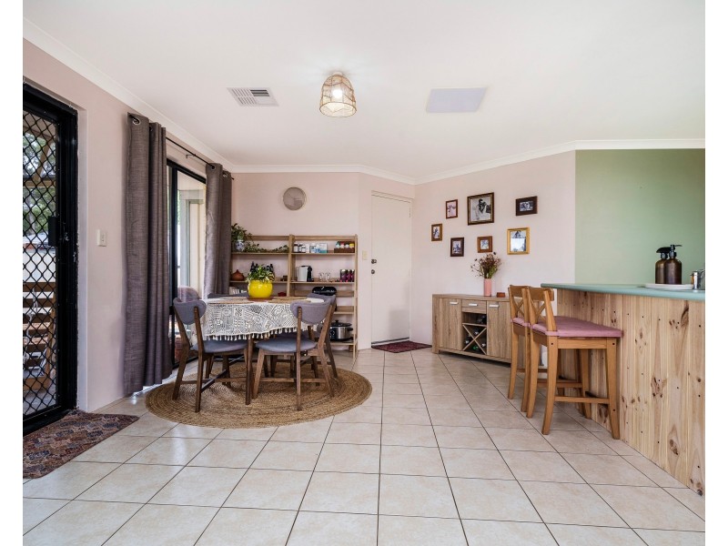 6 Kunzea Close, Maida Vale WA 6057