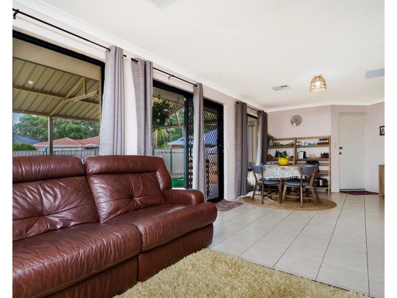 6 Kunzea Close, Maida Vale WA 6057