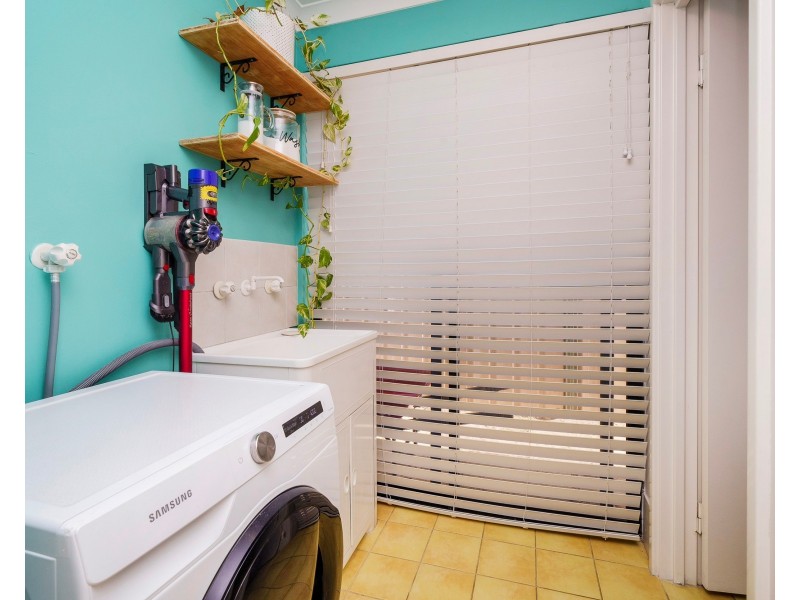 6 Kunzea Close, Maida Vale WA 6057