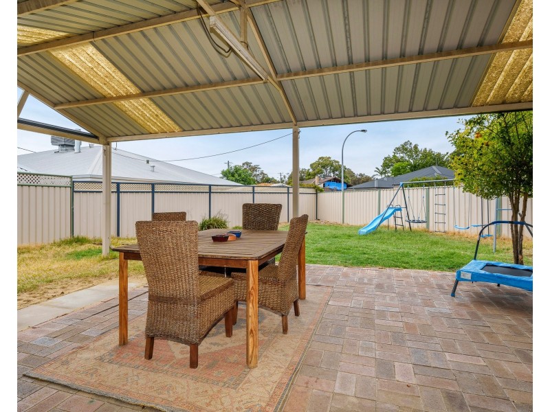 6 Kunzea Close, Maida Vale WA 6057