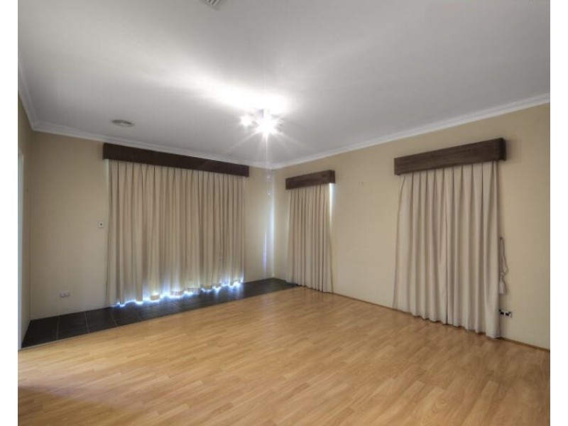 6 Elford Corner, High Wycombe WA 6057