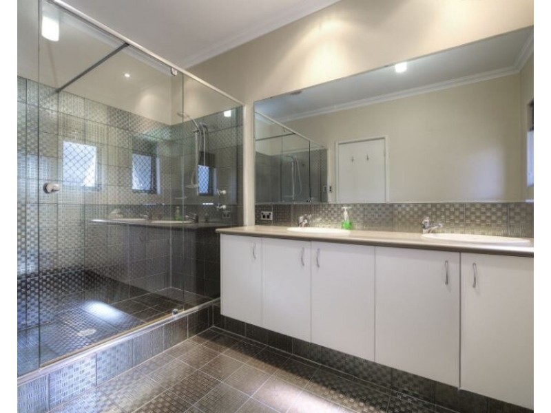 6 Elford Corner, High Wycombe WA 6057