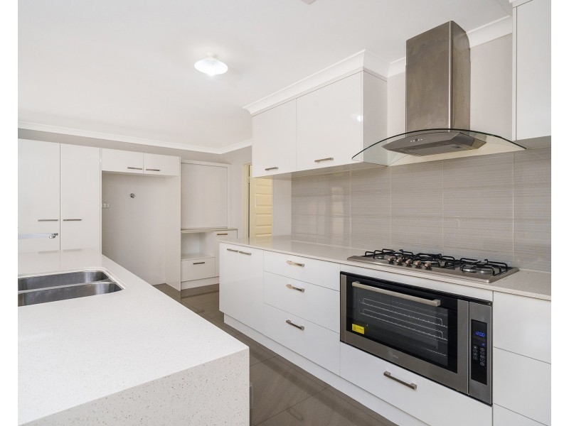 5 Seabrook Chase, Helena Valley WA 6056