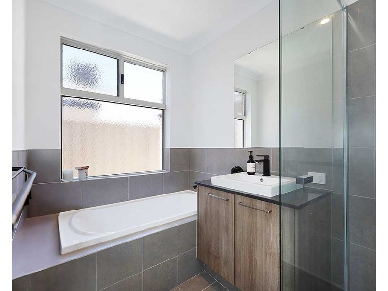 25 Pearce Avenue, Forrestfield WA 6058
